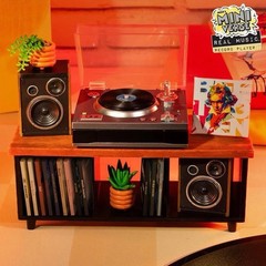 MGA’s Miniverse Real Music Record Player Mini Collectibles Mini Playable Record