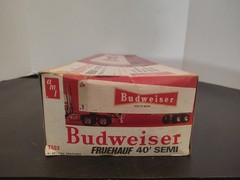 Budweiser Fruehauf 40′ Hauler 1:25 Model Kit AMT Vintage MIB T552 PARTS LOT