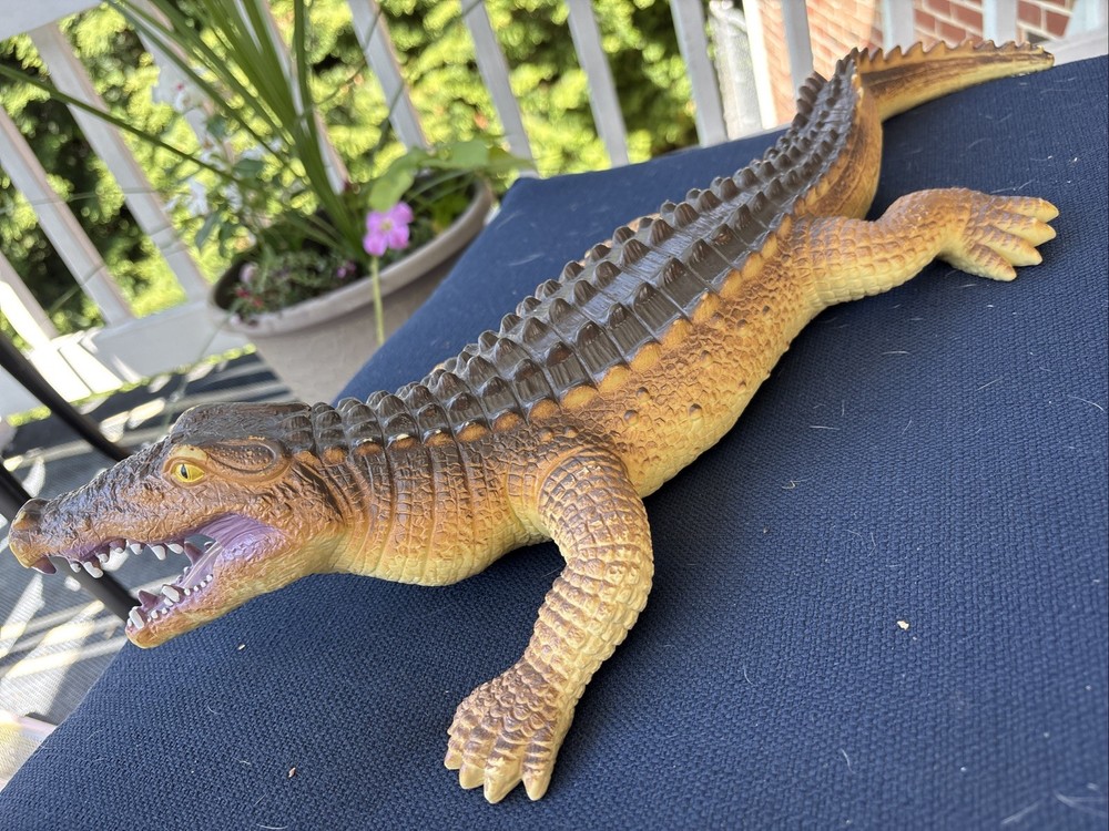 Toys R Us Maidenhead Large Realistic Lifelike Soft Rubber Alligator 2017 23”