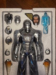 Hot Toys mms431d20 Marvel Iron Man 2 Mark II 1/6 Collectible Figure Exclusive