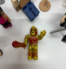 Roblox Mini Figures Lot of 20 w/multiple accessories