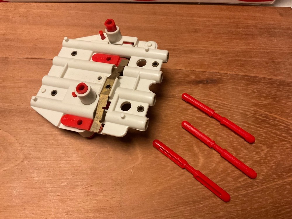 Remco Barracuda Submarine 1962 toy compete firing mechanism (with 3torpedoes)