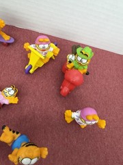 Lot of Vintage 80’s 2″ Tall Garfield Figures PVC with vehicles