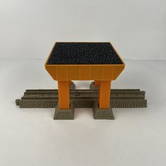 Thomas TrackMaster Tan/Beige Track Lot with Castle Tower Train Station Coal (30)