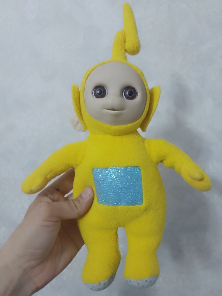 Tellytubbies Laa-Laa Golden Bear 1996 Play Learn W/ Sleepy Time Eyes vintage TOY