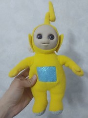 Tellytubbies Laa-Laa Golden Bear 1996 Play Learn W/ Sleepy Time Eyes vintage TOY
