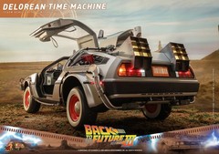 HOT TOYS 1/6 SCALE BTTF3 DELOREAN TIME MACHINE MMS738 BRAND NEW SEALED
