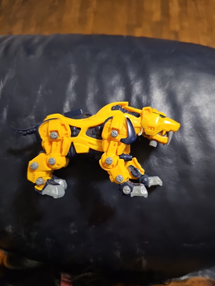 2002 Hasbro Tomy Zoids Zaber Sabre Tooth Yellow/black Action Figure Toy- AS/IS