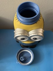 Universal Studios Despicable Me Minion Mayhem Souvenir 32oz Water Bottle Thermos