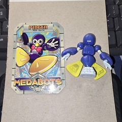 Medabots Action Figure Lot 11 Hasbro Takara Tomy 2.5” Mini Figures With Cards