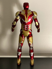 Iron Man 3 NECA 18″ Iron Man Mark XLII (42) Figure (Used with original box)