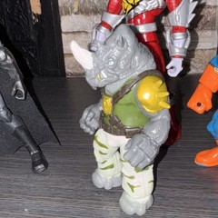 Mixed lot of 4 action figures (PLEASE READ THE DESCRIPTION)