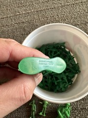 Toy Story Bucket O Soldiers 45 Green Army Men Thinkway Disney Pixar Plus 3 Extra