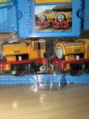 “BILL & BILL” FACTOR ERROR ! THOMAS FRIENDS TRAIN Diecast TAKE N PLAY ALONG NEW
