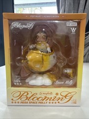 Authentic Pop Mart Mega Space Molly 100% Blooming Series- La Margherita. Sealed