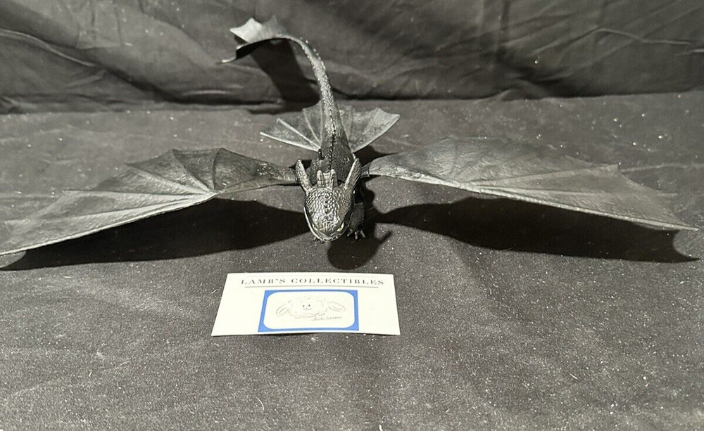 2013 Toothless Wild Night Fury missile fire attack action figure 11″ black tail