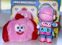 POP MART 100% Mega Space Molly Jon Burgerman Labubu Toy Figure Collect