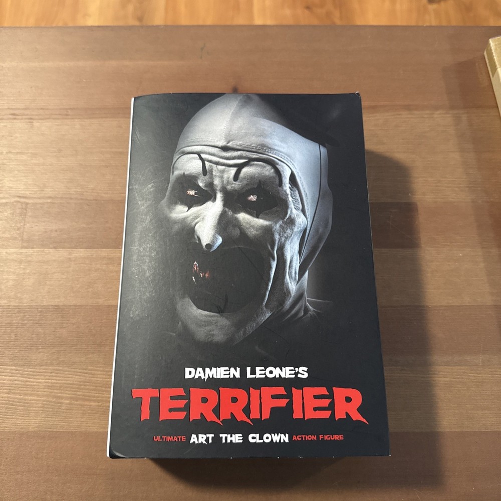 ULTIMATE ART THE CLOWN Terrifier 7″ inch Action Figure Neca 2025