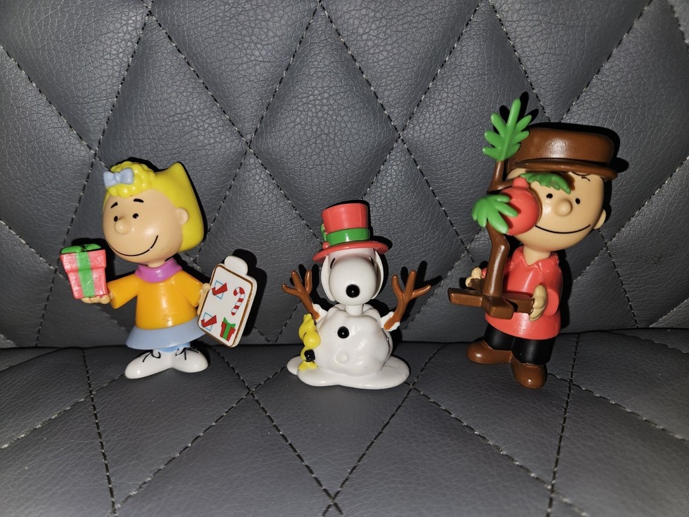 Peanuts Charlie Brown Snoopy Linus PVC Vinyl Figures Christmas Tree Holiday Lot