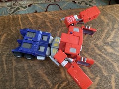 TRANSFORMERS MASTERPIECE MP-01 SCALE OPTIMUS PRIME CAB (FOR PARTS/REPAIR)