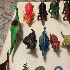 Huge Dinosaur Lot Of 100 Assorted Brands Sizes Types Skeletons Plastic, Rubber