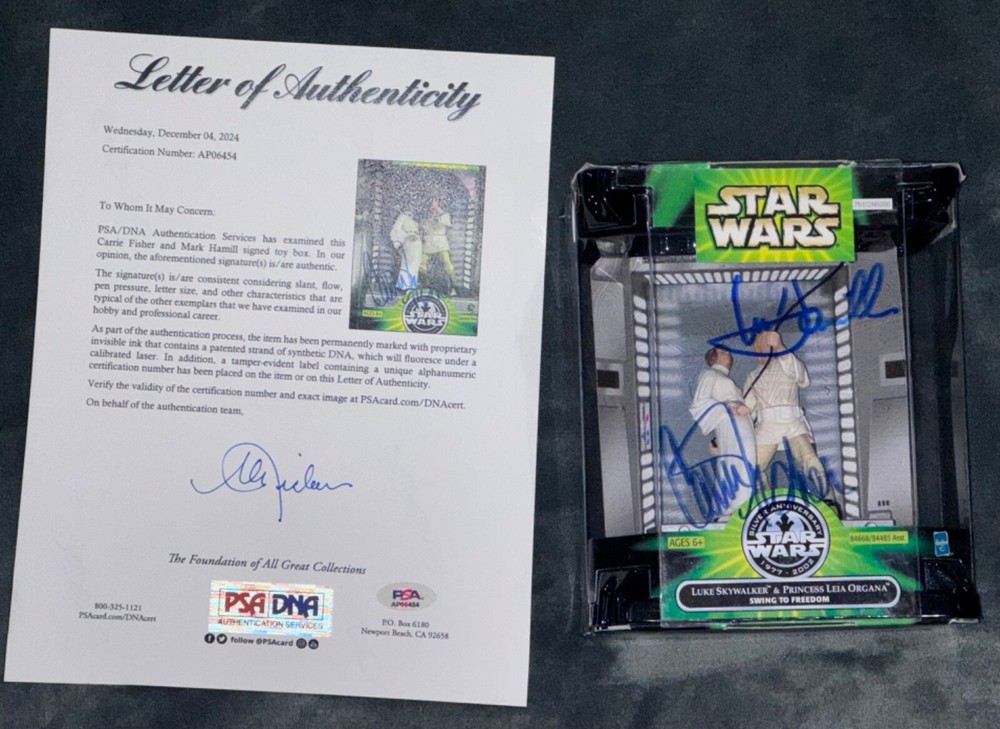 Mark Hamill & Carrie Fisher STAR WARS Hasbro Action Figure Signed Toy Auto PSA