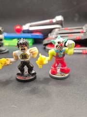 Legends of Akedo Ultimate Arcade Warriors 16 Figure 16 Controller Battle Lot