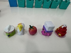 Shopkins Lot Of 23 Different Mini Figures & Bags Moose Enterprise