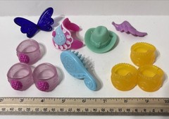 My Little Pony Accessories LOT Fence Shoes Brush Saddle Wing Cowboy Hat 11 pcs.