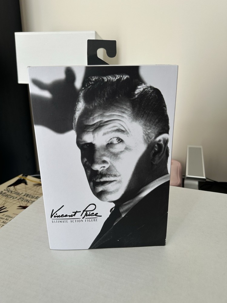 ULTIMATE VINCENT PRICE (BLACK & WHITE) 7″ inch Action Figure Neca 2025
