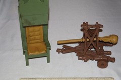 VTG 1975 Planet of the Apes Battering Ram 100% complete & Throne Playset Movie