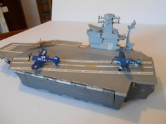 Toy U.S. Aircraft Carrier USS Doris Miller (CVN-81) w/4 WWII Airplanes, 18″ L