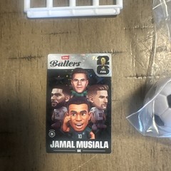 ZURU Ballers Jamal Musiala #10 FIFA Soccer Figure w/ Ball, Goal & Card. RARE