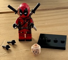 Deadpool Reynolds MCU X-Men Mini Action Figure Marvel DC Comics Customizable Toy