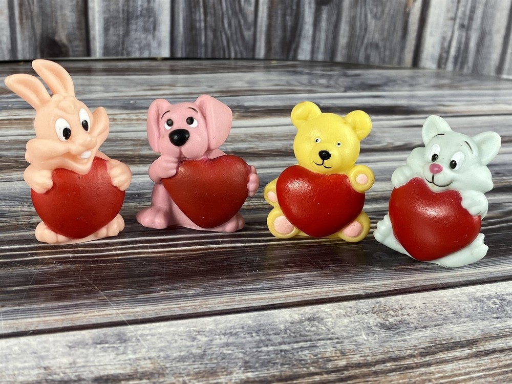 Lot of 4 Rubber Finger Puppets Holding Hearts – Bunny Rabbit Dog Bear Cat – Rare