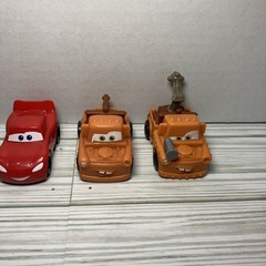 Disney Pixar Cars Lot of 6 Plastic/Die-Cast Cars Lighting McQueen Mater