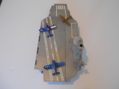 Toy U.S. Aircraft Carrier USS Doris Miller (CVN-81) w/4 WWII Airplanes, 18″ L