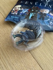 Solo Leveling PhatMojo Series 1 Blind Bag Mini Figure – Sung Jinwoo Gray Dagger