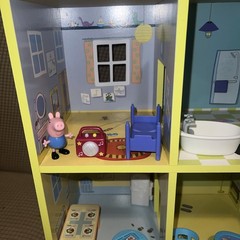 Peppa Pig Wooden Deluxe Playhouse Dollhouse 8 Rooms + 30 Accessories & Figures