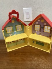 2003 Peppa Pig Figure Lot House Carry Case 75+ Figures 5 Cars Furniture Bundle