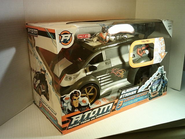 ATOM, ALPHA TEENS ON MACHINES ”SLAMMA STRIKER” GEAR IT UP! vehicle/playset