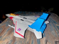 Earthrise Mold 86 Coronation Starscream Voyager Class