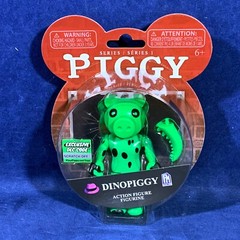 DINOPIGGY – PIGGY Action FiguresGREEN PhatMojo SERIES 1 – DLC Code