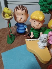 Peanuts Action Figure Lot Charlie Brown Kite Eating Tree Woodstock 2002 PVC