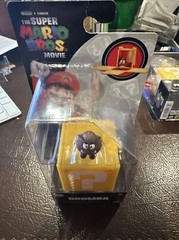 Jakks Pacific Super Mario Bros Movie Goomba 1.25 in Mini Figure + Question Block