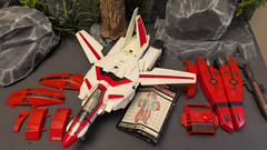 Transformers G1 Jetfire with paperwork and lots of parts – vintage 80s