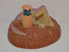 RARE 2000 Mom & Baby Aladar 4″ McDonald’s EUROPE Action Figure Disney Dinosaur