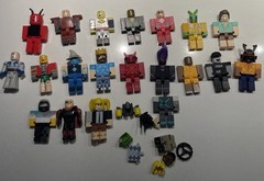 Roblox Action Figures Lot – 20+ Jazwares Mixed Minifigures & Accessories
