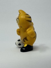 Garfield Vintage Soccer Ball Figure F2