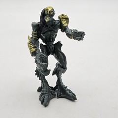 Greenbrier Final Faction KREPITUS BOUNTY HUNTER Kharn 4″ Action Figure Toy